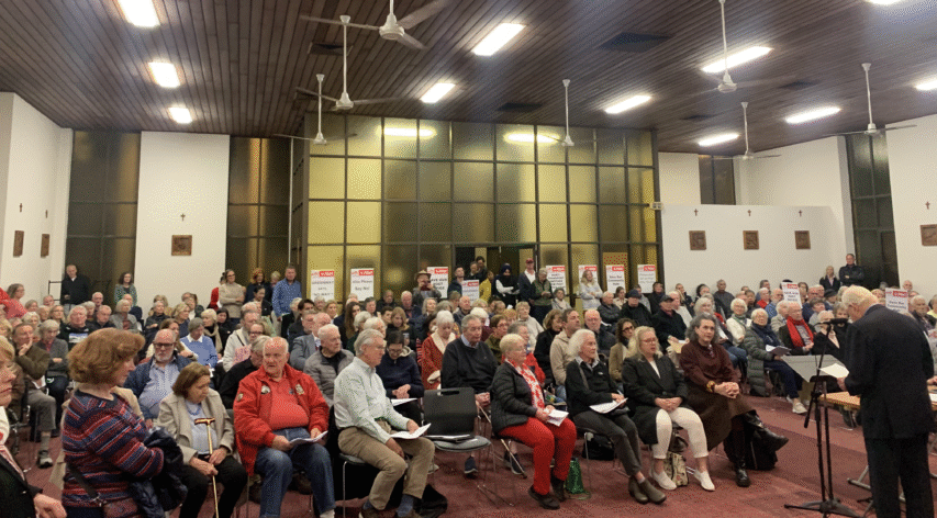 Milsons Point Post Office closure sparks 300-strong town hall meeting